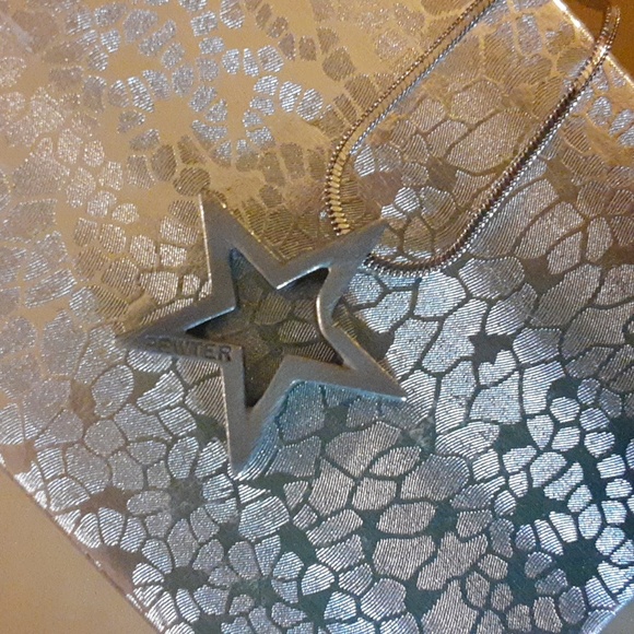 PEWTER STAR CHARM NECKLACE - Picture 2 of 3